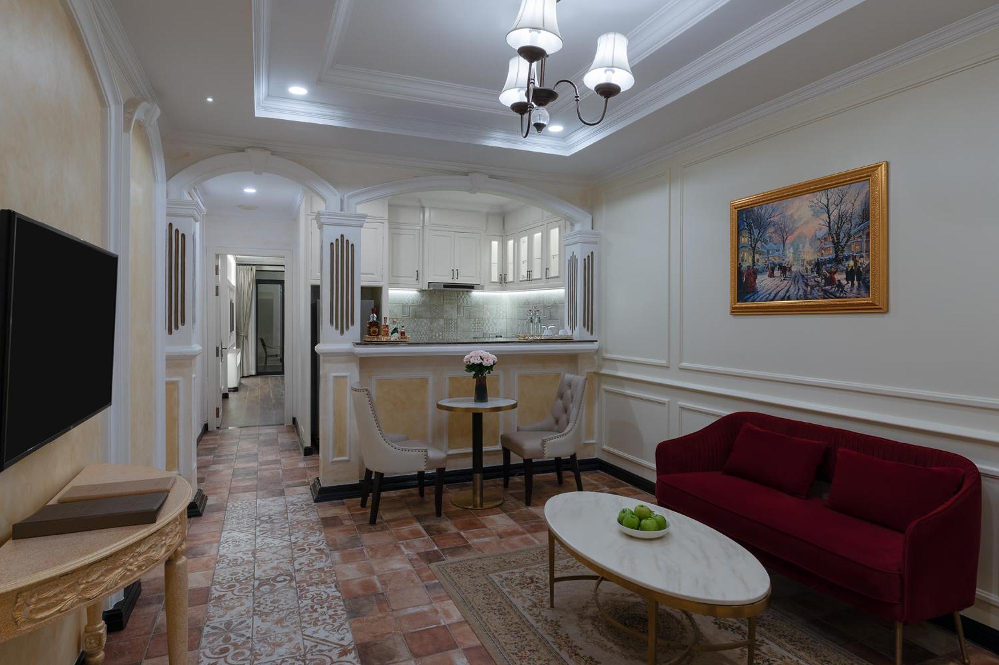 Anik Palace Hotel 4*